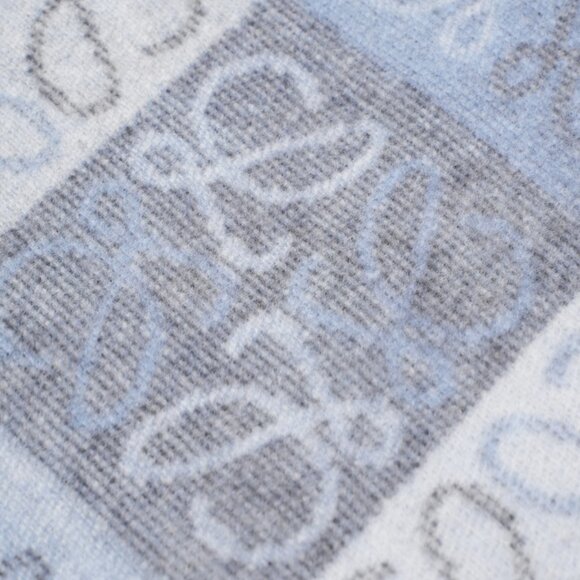 Loewe chequered cashmere scarf - Picture 5 of 9